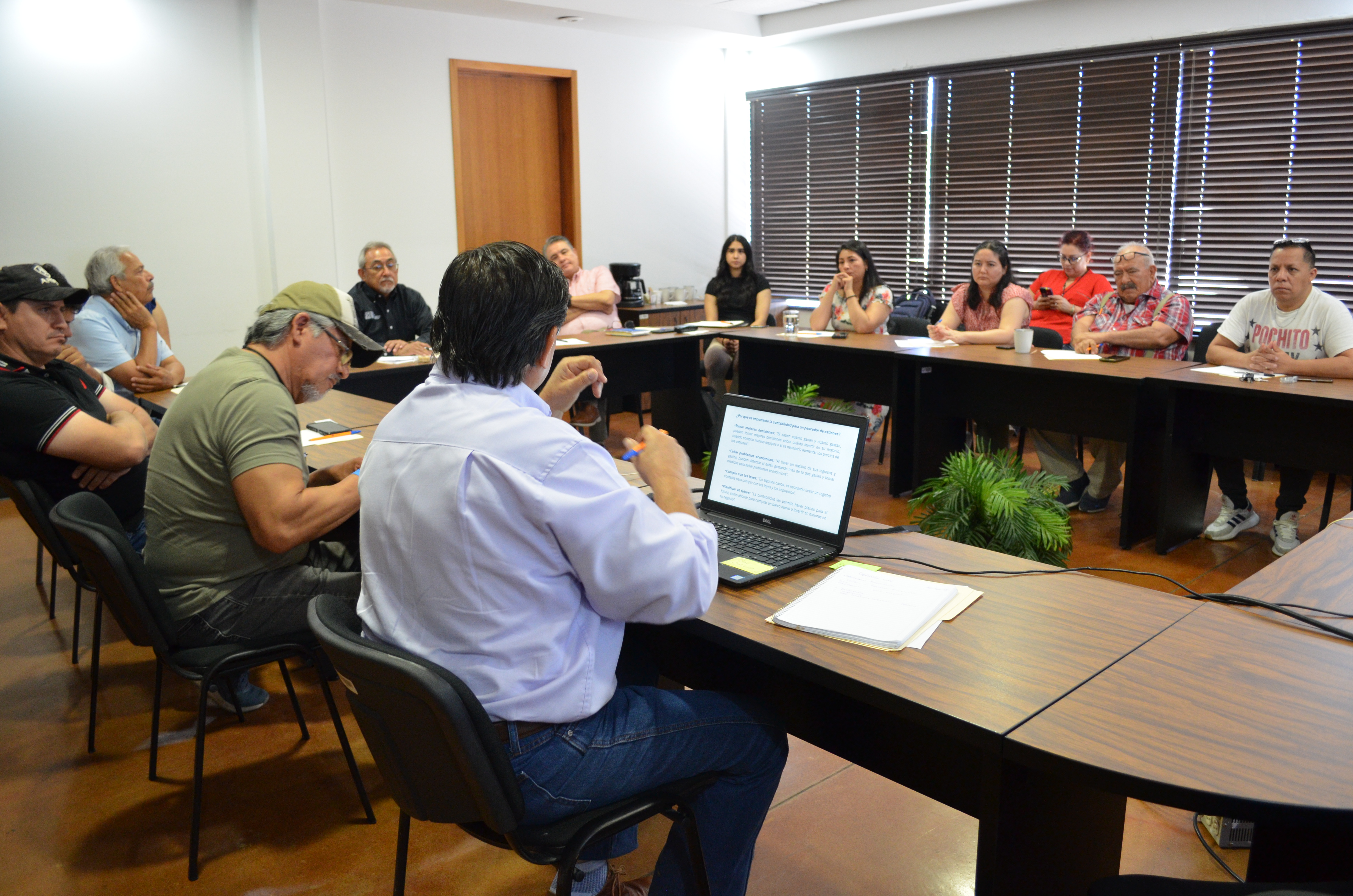 Capacitan a productores en Administración básica de Unidades de Producción de Ostión en Sonora